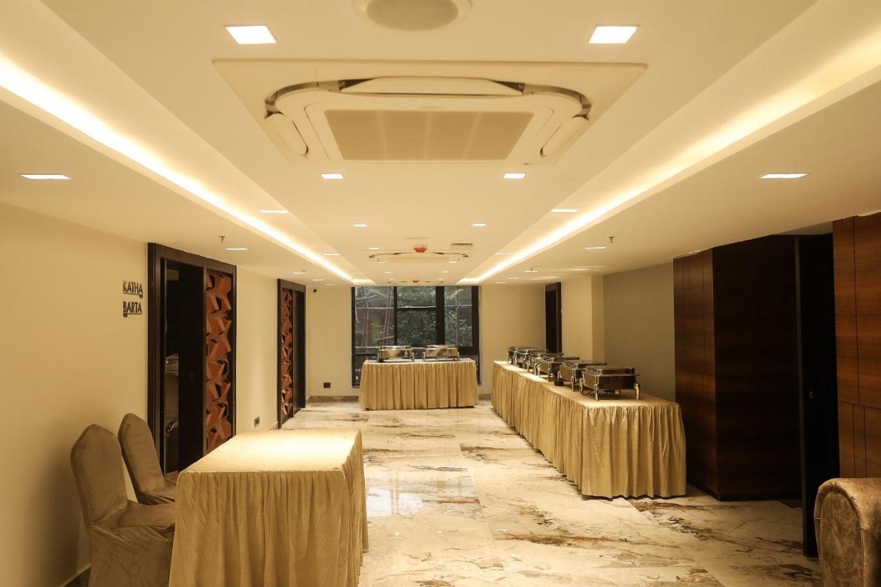 Hotel Noah Spire Agartala Extérieur photo