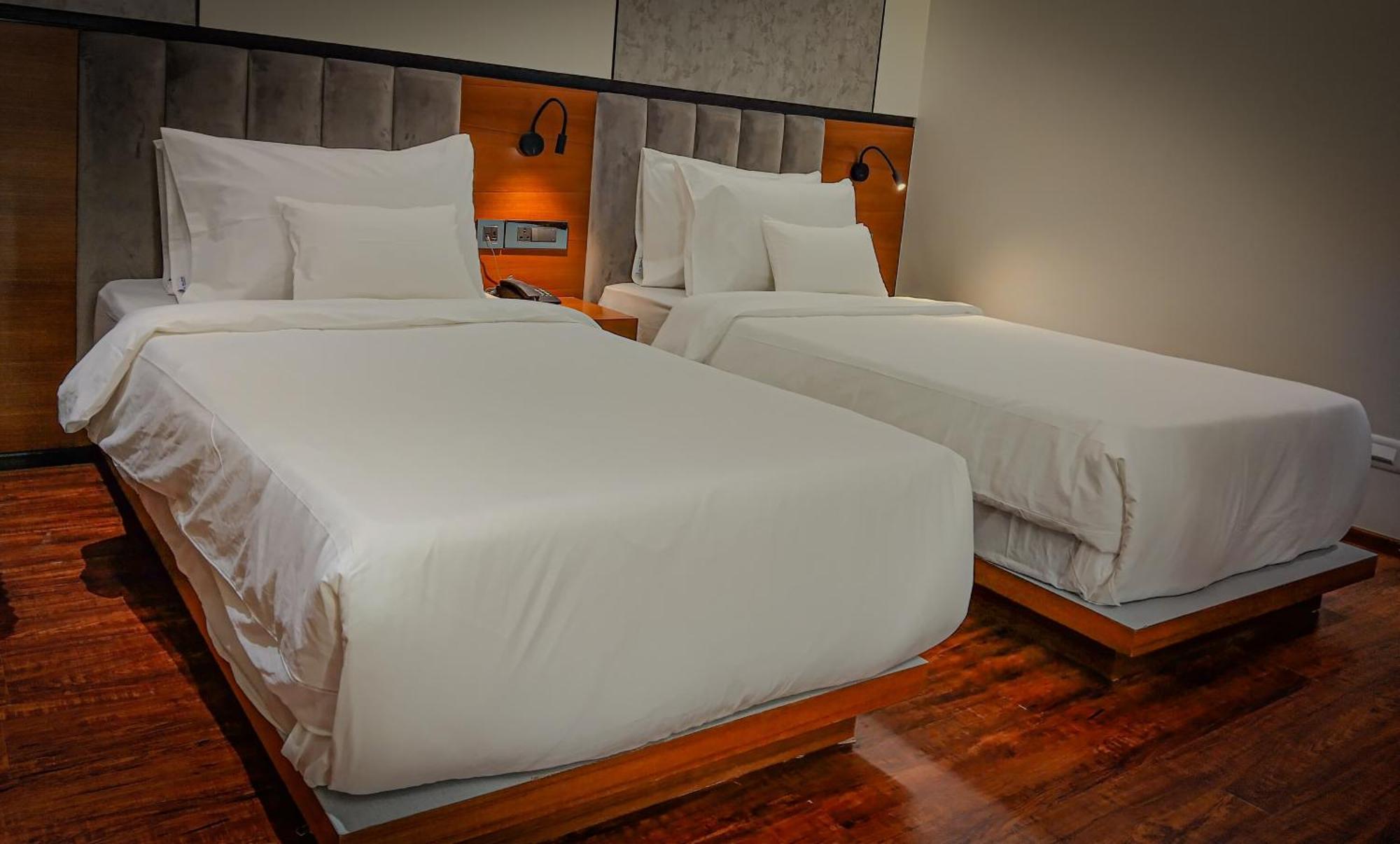 Hotel Noah Spire Agartala Extérieur photo